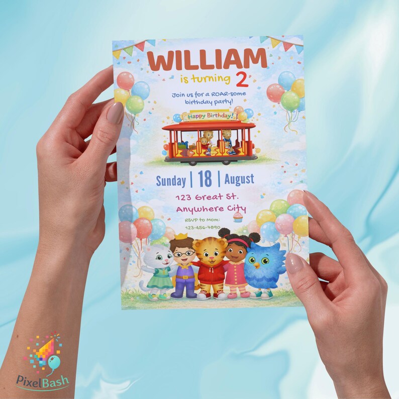K&ouml;nnte beinhalten: Eine farbenfrohe Geburtstagseinladung mit dem Namen "WILLIAM" und dem Text "is turning 2." Die Einladung zeigt eine Zeichentrick-Stra&szlig;enbahn, Figuren, Ballons und das Datum "Sunday | 18 | August."