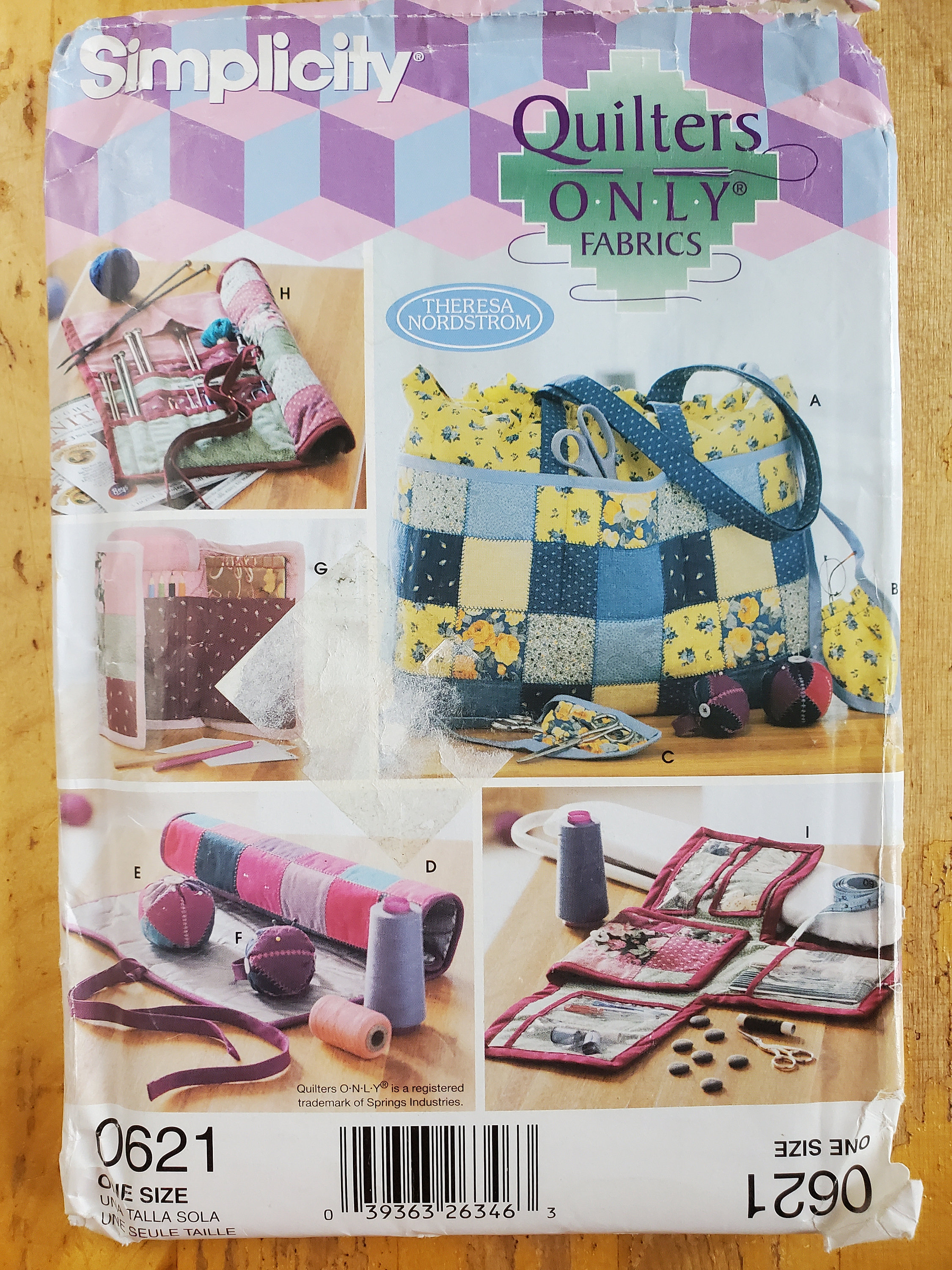 Simplicity Robe Pattern 0621 Uncut Simplicity 0621 Sewing Pattern - Sewing and Class Accessories ...