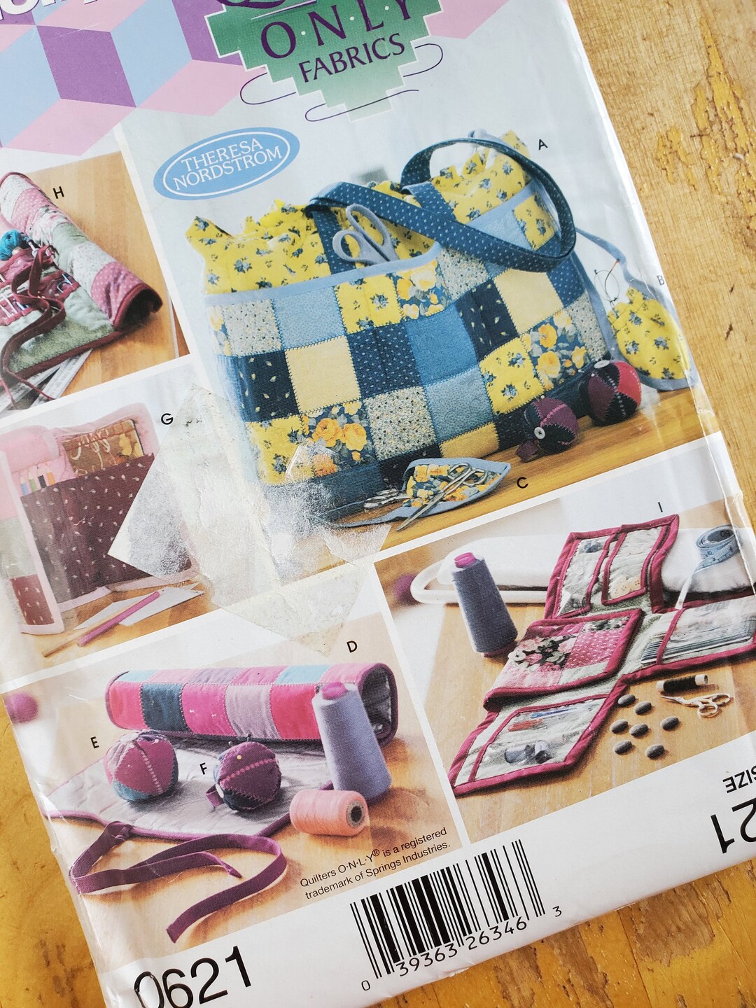 Simplicity Robe Pattern 0621 Uncut Simplicity 0621 Sewing Pattern - Sewing and Class Accessories ...