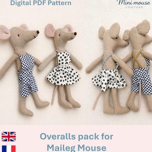 Puede incluir: Cuatro ratones de peluche Maileg, cada uno con diferentes atuendos. Dos llevan monos con lunares blancos y negros, y dos visten vestidos con un estampado similar de lunares. El texto dice "Digital PDF Pattern" y "Overalls pack for Maileg Mouse".