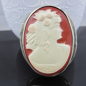 Gorgeous 1920&#39;s Art Deco Celluloid Cameo Silver Brooch Pin