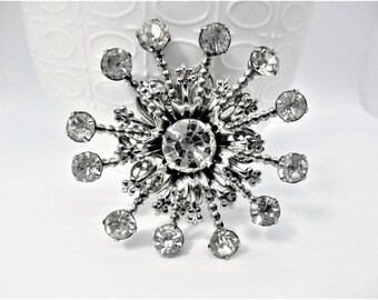 Classy Starburst Clear Sparkly Rhinestones Silver Tone Brooch Pin