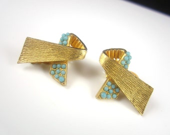 Cool Vintage Brushed Gold Tone Clip On Earrings with Mini Turquoise Beads