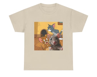 Jerry the Mouse with Selfie Mouse Tee | Vintage Tom & Jerry Cartoon T-Shirt