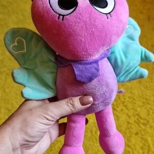 Flutter Plush Toy 25cm, Soft Stuffed Animal, Character Pillow Doll, Dandy World Room Decor, Gift for Kids
