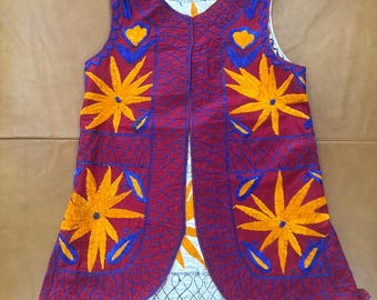 Colete vintage bordado à mão em algodão | Colete artesanal estilo folk floral boho | Peça única