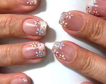 Floral Press On Nails | Pink French Tip Nails | Daisy Short Square Press Ons | Cute Coquette Nails | Handmade Reusable Nails