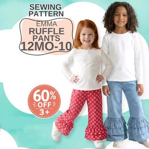 Puede incluir: Un patrón de costura para pantalones con volantes Emma en tallas 12MO-10. El gráfico incluye el texto SEWING PATTERN EMMA RUFFLE PANTS 12MO-10 y 60% OFF 3+. Dos niños visten camisetas blancas de manga larga con pantalones de volantes rojo y azul.