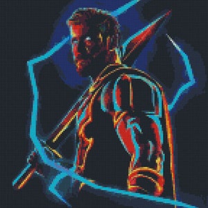Può includere: Un'illustrazione digitale di un supereroe con un costume rosso e giallo, che tiene un'arma. Lo sfondo è blu scuro con accenti blu e gialli neon.