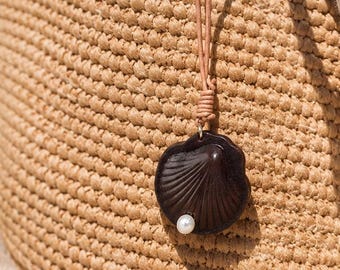 Breloque coquillage ornée d'une perle, accessoire de sac à main inspiré de la mer, breloque pour sac de plage, cadeau pour les amoureux de l'océan, breloque faite main