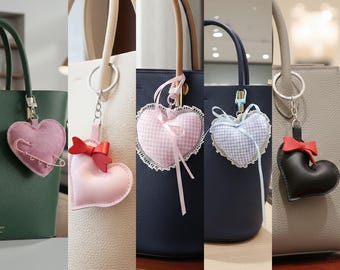 Parure de sac coeur fait main : accessoire de sac à main romantique en cuir et tissu
