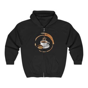 Kaffeeflecken-Zip Hoodie | Handbemalte Kaffeetasse, Rückengrafik, gemütliche Cafeabnutzung