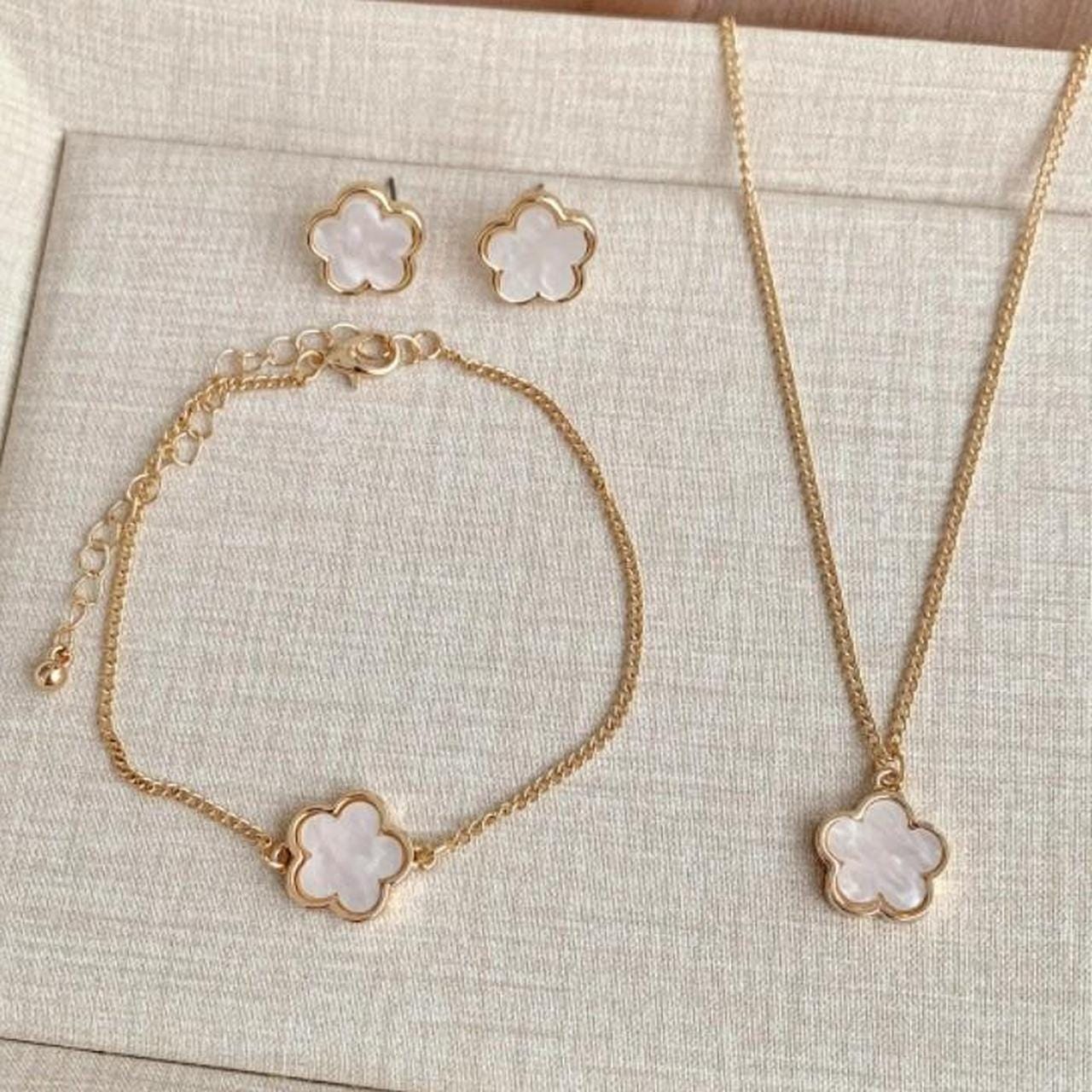 Van Cleef White Set - Etsy