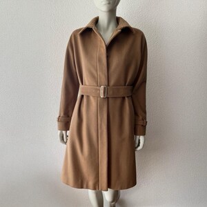 Abrigo Max Mara color camel, talla EU 38, abrigo de lujo de lana angora para mujer, abrigo de diseñador con cinturón, prenda exterior minimalista atemporal, elegante abrigo de invierno italiano.