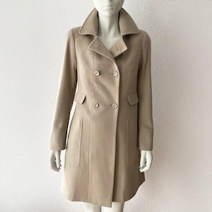 Abrigo Natan de mezcla de cachemir beige, cruzado, totalmente forrado, cintura trasera ajustable, dos bolsillos, elegante silueta entallada, talla EU 36.