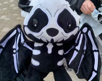 Uroczy, gotycki pluszowy nietoperz – czarno-biały szkieletowy nietoperz – upiorny, kawaii prezent na Halloween – miękki, przerażający, słodki pluszak 28 cm