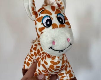 Urocza pluszowa żyrafa | Miękka dekoracja pokoju dziecięcego Safari | Kawaii pluszowa żyrafa prezent dla dzieci i na baby shower 20 cm
