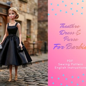Peut inclure: Une poupée Barbie vêtue d'une robe en satin noir avec une jupe ample, tenant un petit sac à main noir et une enveloppe blanche. La poupée porte des talons dorés et un collier doré. Le texte indique "Theatre Dress & Purse For Barbie".