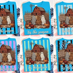 Könnte beinhalten: Eine Kollektion von sechs blauen T-Shirts mit einer Grafik aus einer roten Scheune, einer Windmühle, Kürbissen und drei Geistern mit gemusterten Laken. Der Text 'PUMPKINS, HAY-RIDES, CORN MAZE' und 'tis the season' ist auf jedem T-Shirt abgebildet.