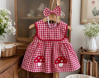 ベビー女の子 赤ギンガム ロンパースワンピース きのこ刺繍 コットン ノースリーブ 夏服 出産祝いギフト