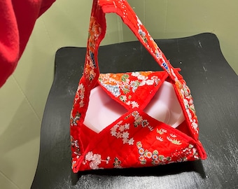 Vintage handmade casserole dish holder