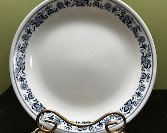 3 piece vintage Corelle dinner plates in “Old Town Blue” pattern