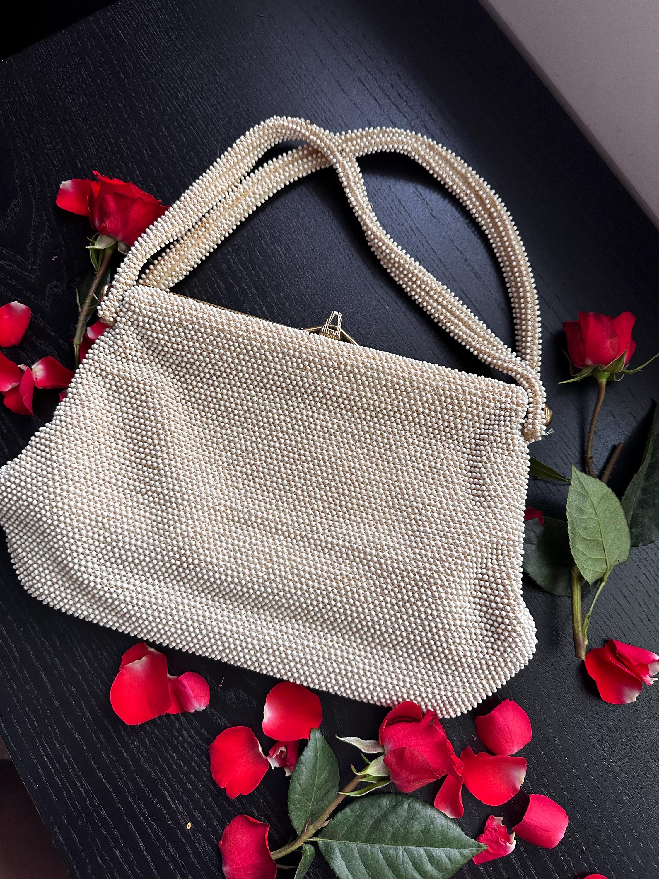 1960s Vintage Beaded Kiss Lock Handbag ? SOLD ? Nearly immaculate! Kisslock, net-beaded 1960s  main image 3