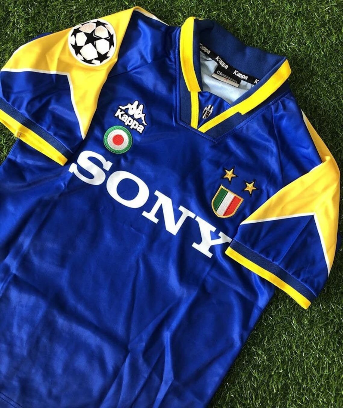 Italy 2006 Goalkeeper Buffon Golden Jersey - World Cup Winners – Retros  League