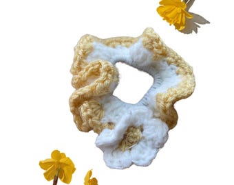 Daffodil Butter Yellow & White Scrunchie