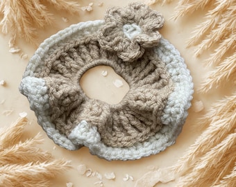 Sand Dune Cream & Taupe Scale-Stitch