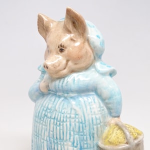 C1989 Beatrix Potter's Aunt Pettitoes, F Warne & Co, Royal Albert, Beswick England, Hand Painted Porcelain, Vintage Pig Figurine image 1