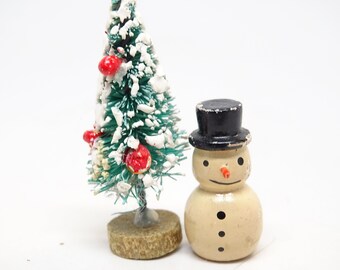 Vintage Tiny Hand Painted Wooden Snowman and Sisal Bottle Brush Christmas Tree, Vintage Decor Snow Flocked, for Doll House