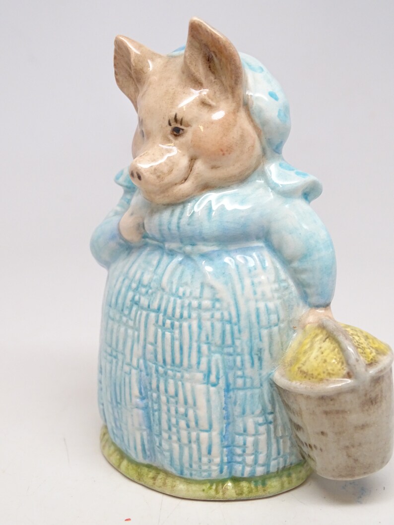 C1989 Beatrix Potter's Aunt Pettitoes, F Warne & Co, Royal Albert, Beswick England, Hand Painted Porcelain, Vintage Pig Figurine image 2