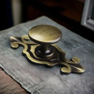 High Quality Antique Cabinet Knob Ornate Metal Furniture Pull Premium Drawer Handle For Dresser Vintage Style Home Decor Hardware 2.5cm Dia