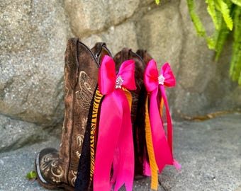 Cloud 9 Hot Pink Liars, Tigers & Bears Boot Bows