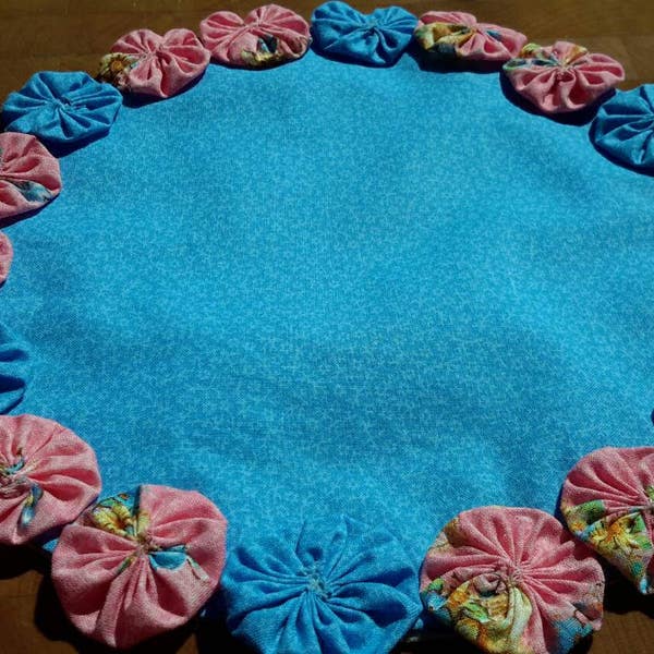 Blue Flowered Doily Candle Mat with Blue and Pink Yo Yos 9 1/2"