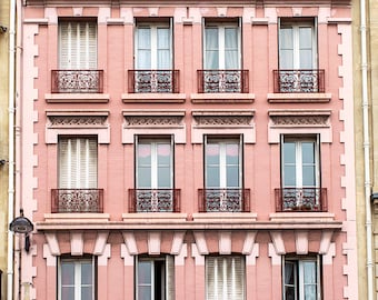 Fotografía de París, edificio rosa en Saint Germain, fotografía de bellas artes arquitectónicas, decoración francesa, arte mural grande, decoración de pared urbana