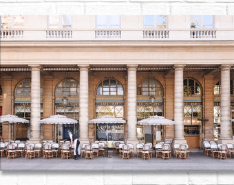 Photographie de Paris sur toile - Le Nemours Café, Toile enveloppée dans une galerie, Décor mural de Paris, Grand art mural