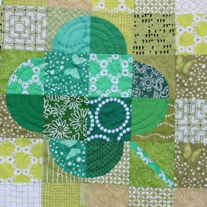 St. Patrick's Day Quilt Pattern Drunkard's Shamrock in a Pixel Heart image 3