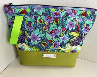 Unicorn Floral Knitting Project Bag, Zipper Closure, Seatbelt webbing wrist strap, medium size project bag