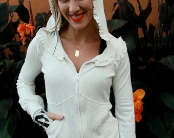 White lotus Hoodie with pockets and ruffles