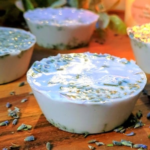 Saponetta al latte di capra e lavanda – Vera lavanda essiccata, sapone naturale, sapone per pelli sensibili, sapone artigianale, sapone rilassante alla lavanda, sapone da regalare