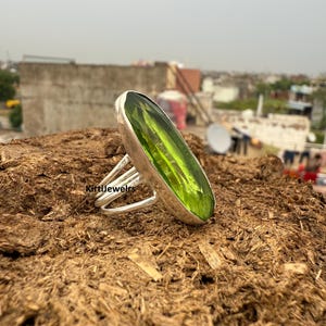 Unisexring, lång oval peridotring, smycken i 925 sterlingsilver, handgjord ring, statementring, boho-ring, födelsedagspresentsmycken
