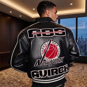Czarna skórzana kurtka Avirex, kurtka koszykarska Avirex, skórzana kurtka vintage, męska kurtka uniwersytecka, skórzana kurtka streetwear, kurtka bomberka retro zdjęcie 1