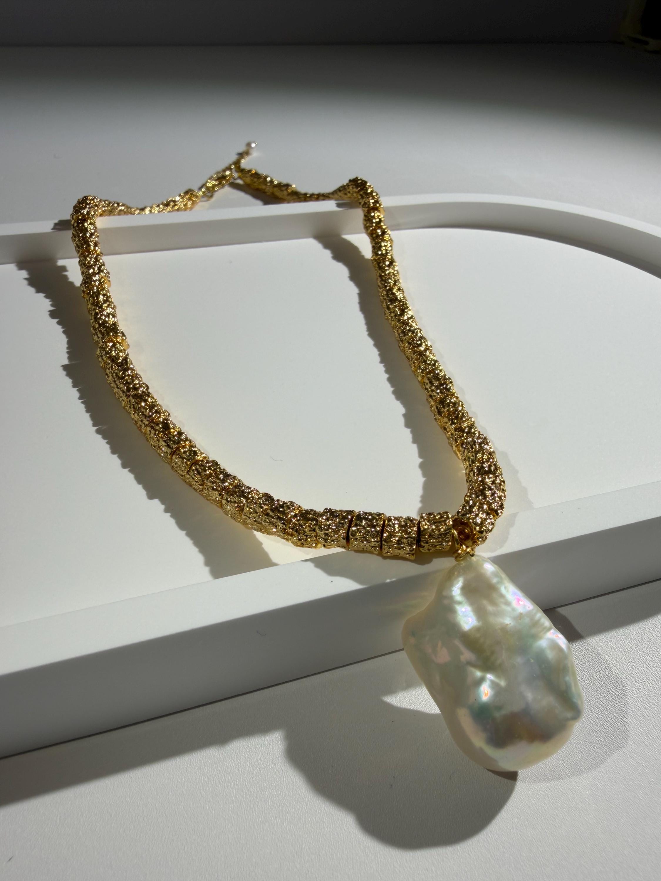 Textured 18K Gold Plated Baroque Pearl Pendant Necklace, Natural Luminous Pearl Jewelry