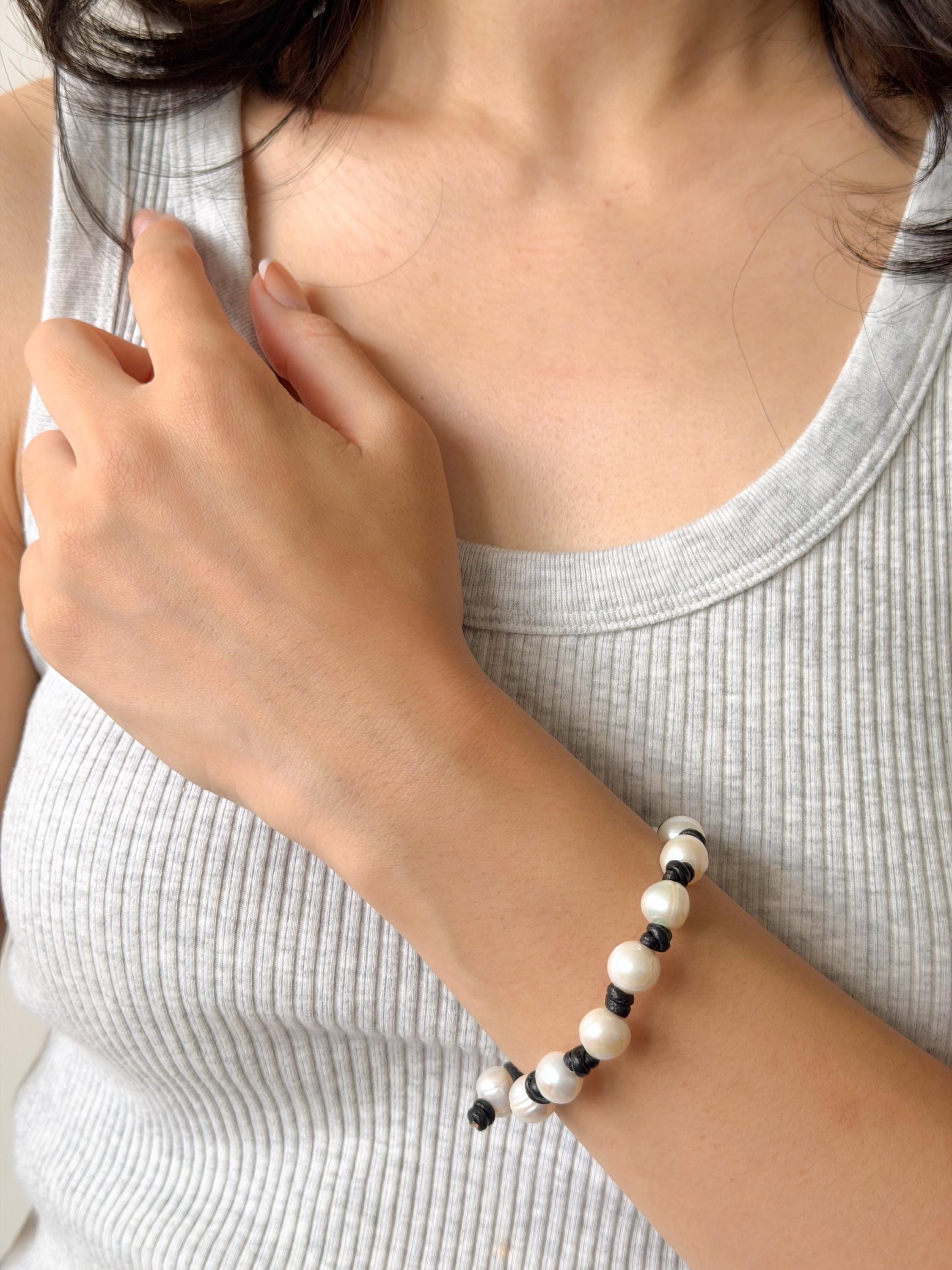 Baroque Freshwater Pearl Beaded Bracelet With Black Accents Minimalist