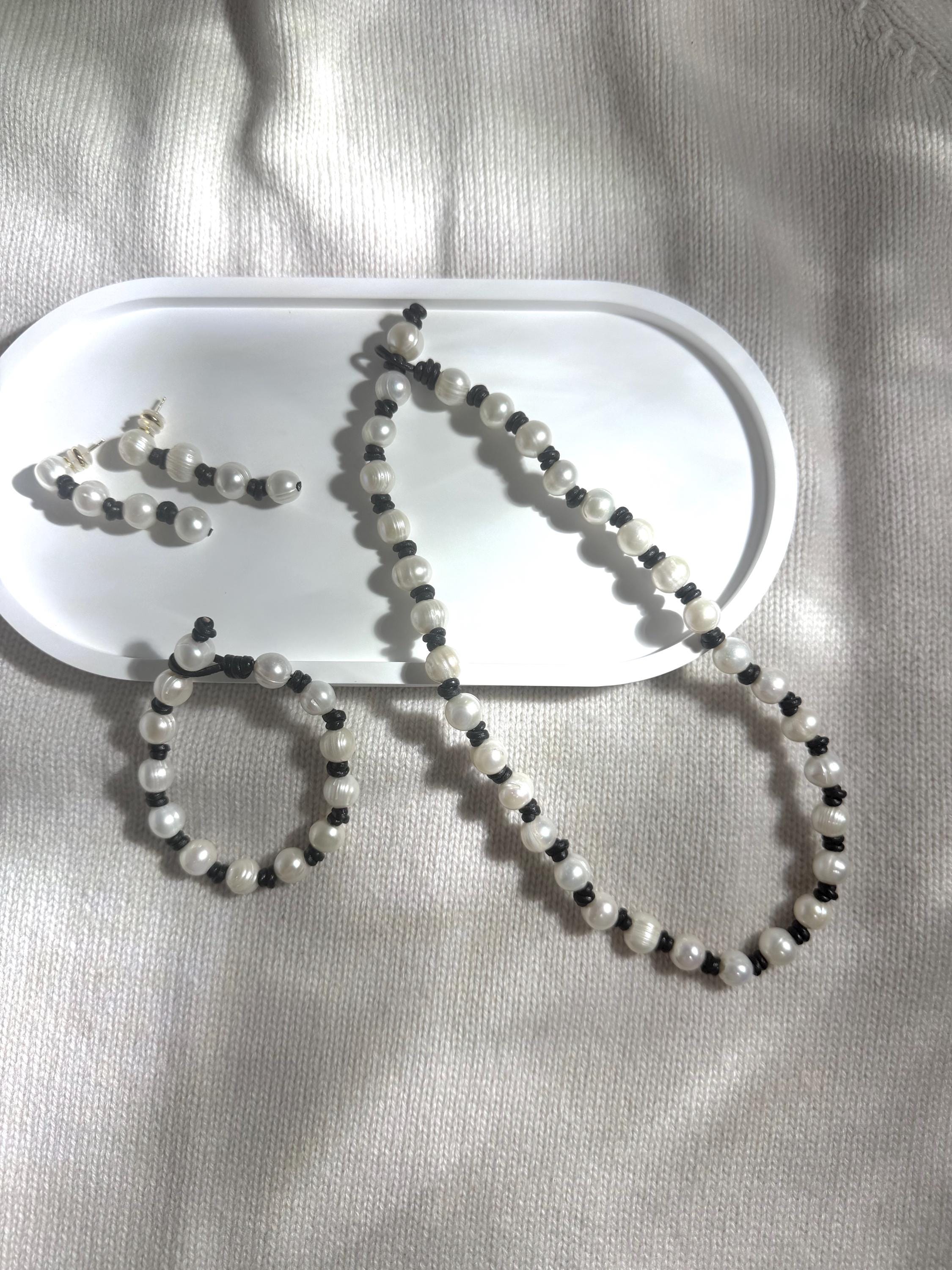 Baroque Freshwater Pearl Beaded Bracelet With Black Accents Minimalist