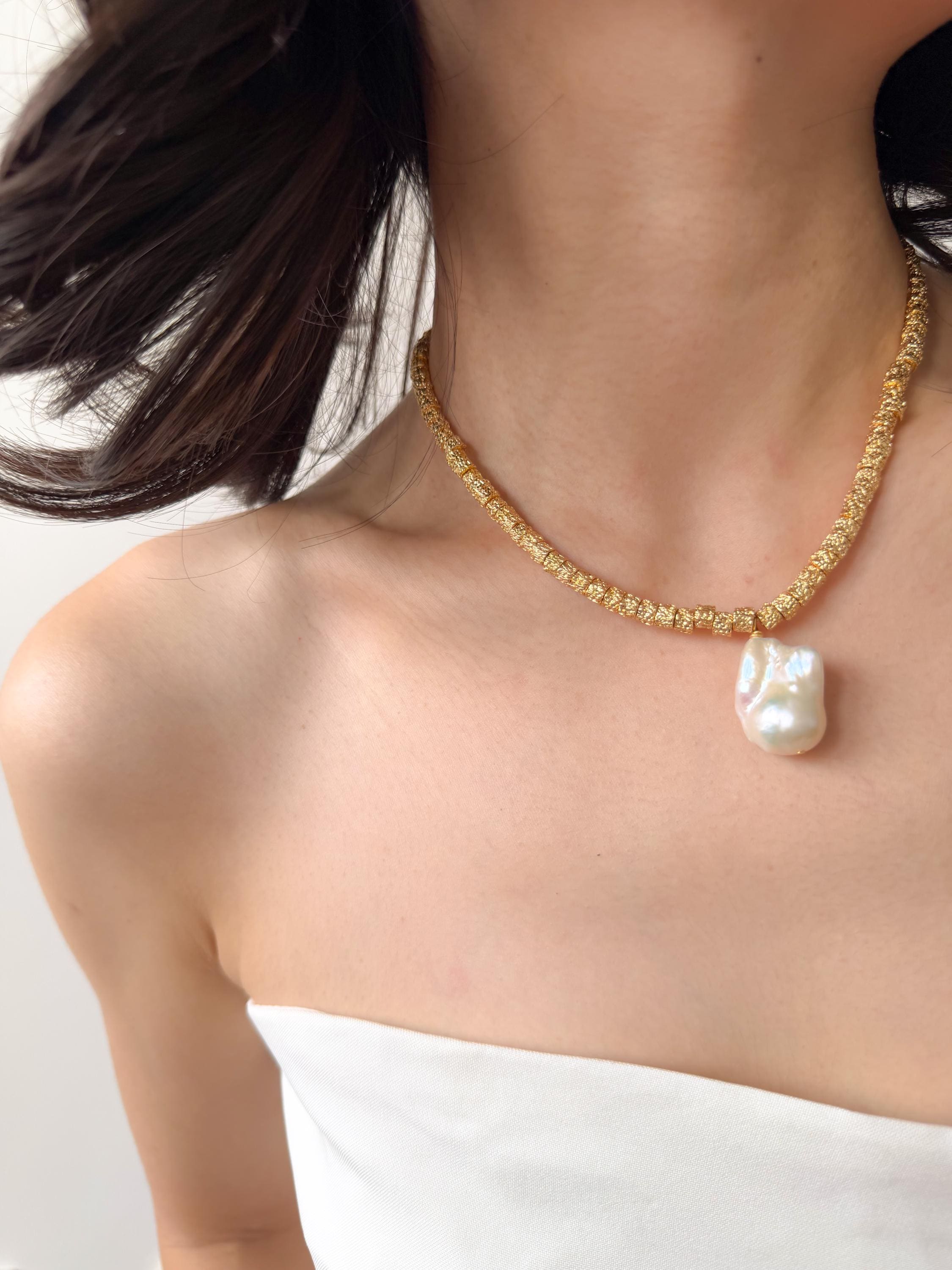 Textured 18K Gold Plated Baroque Pearl Pendant Necklace, Natural Luminous Pearl Jewelry