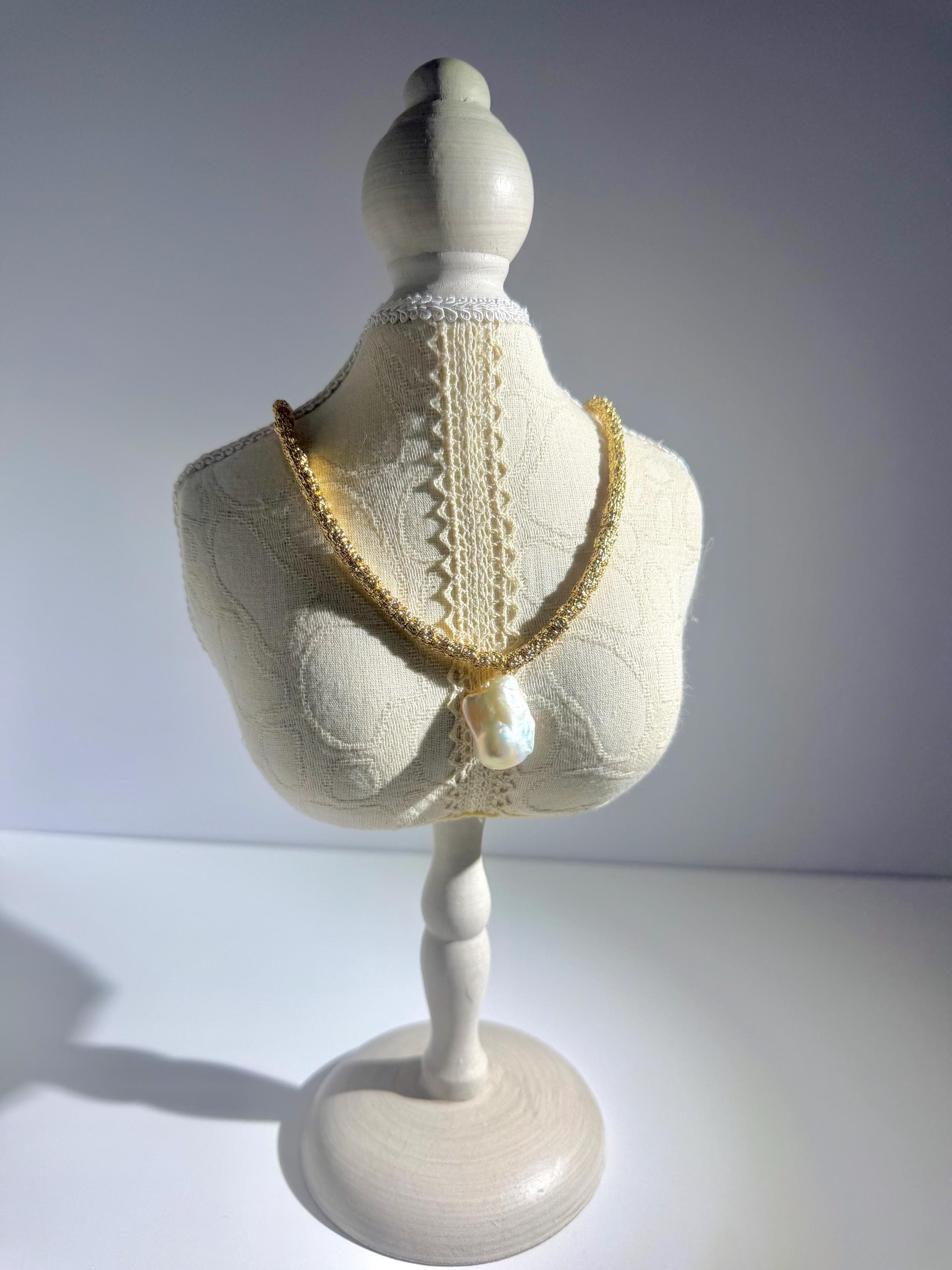 Textured 18K Gold Plated Baroque Pearl Pendant Necklace, Natural Luminous Pearl Jewelry