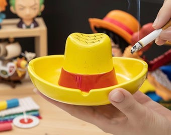 Cenicero de cerámica con diseño de anime, accesorio para fumar, adorno de escritorio, sombrero de paja, artículo coleccionable, bandeja de dibujos animados, regalo para fans, regalo de cumpleaños para hombres, decoración única